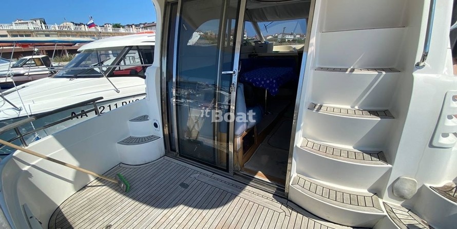 Galeon 330 Fly
