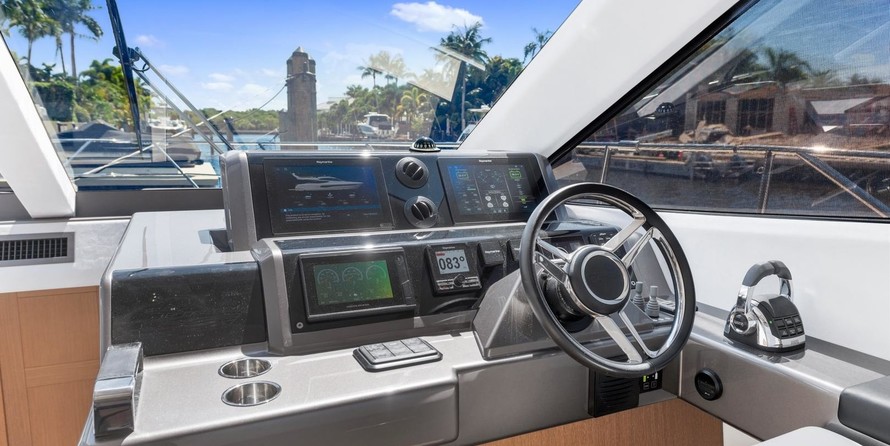 Galeon 550 Fly