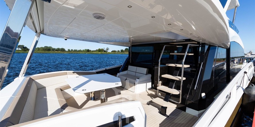 Galeon 640 FLY